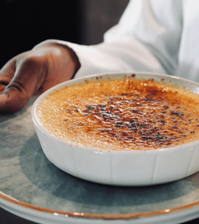 Crème brûlée à la vanille de l'Ile de la Réunion - L'Ardésia, restaurant de Clamart